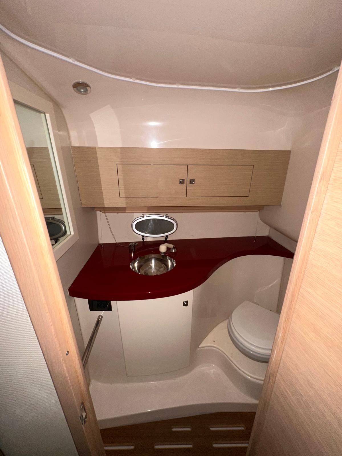 SESSA MARINE C30 + 2 VOLVO PENTA 4.3 GXi/DP-S — immagine 11