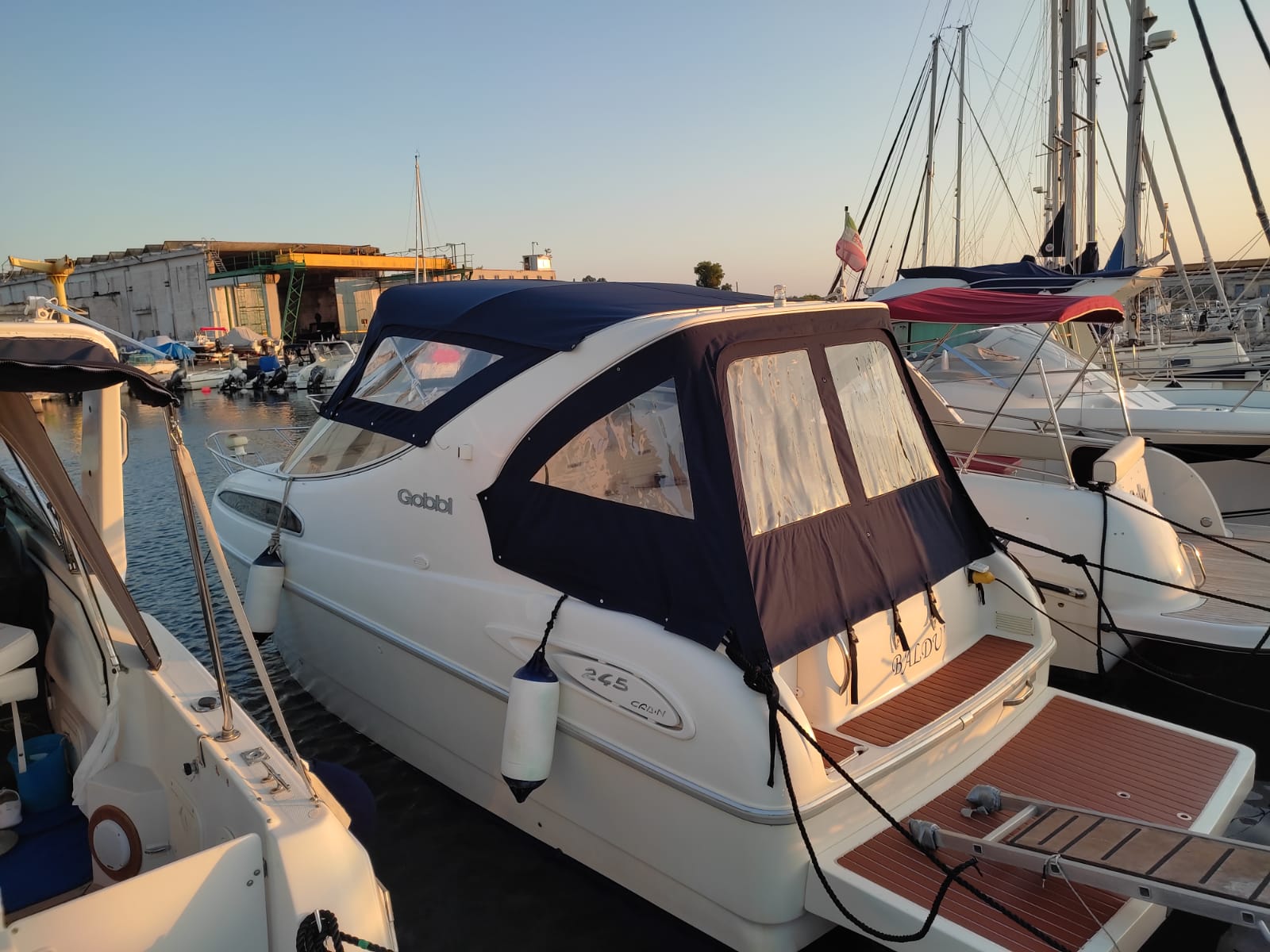 GOBBI 245 CABIN 7,5 + 2 VOLVO PENTA 205 CV — immagine 1