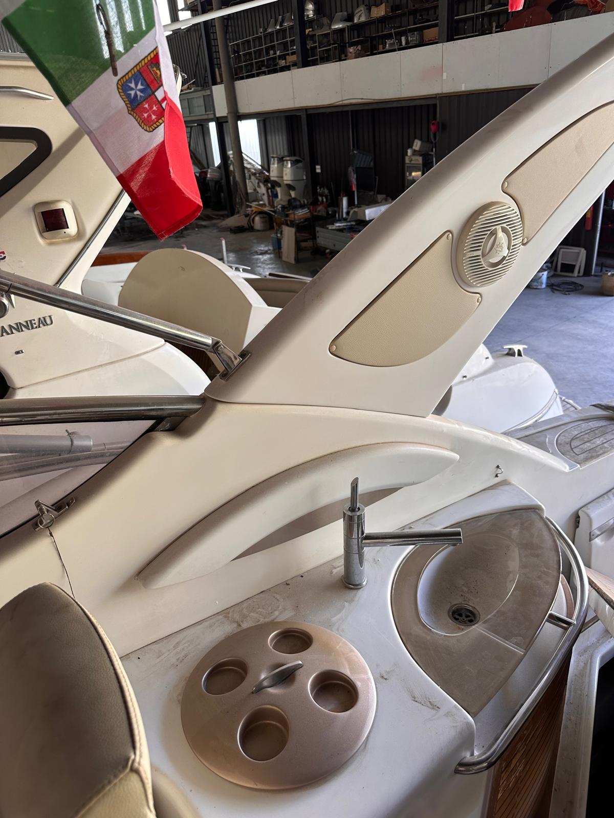 SESSA MARINE C30 + 2 VOLVO PENTA 4.3 GXi/DP-S — immagine 6