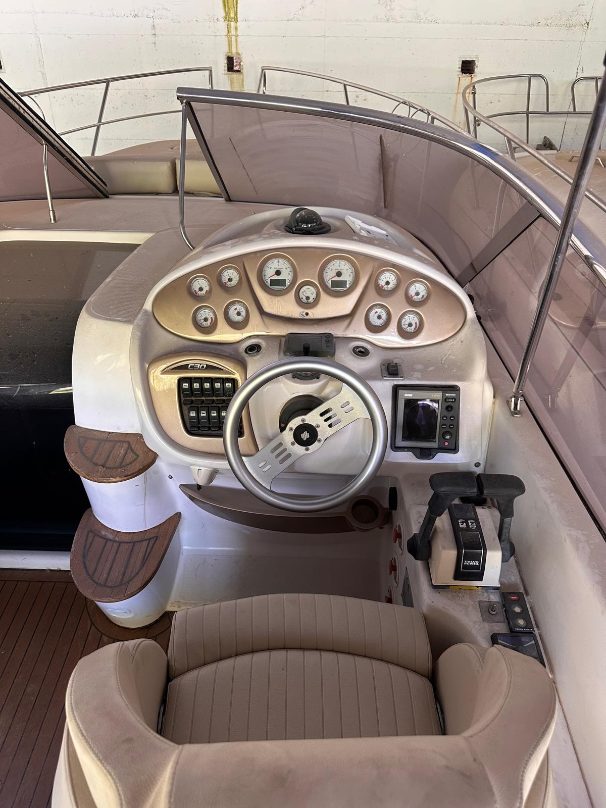 SESSA MARINE C30 + 2 VOLVO PENTA 4.3 GXi/DP-S — immagine 7