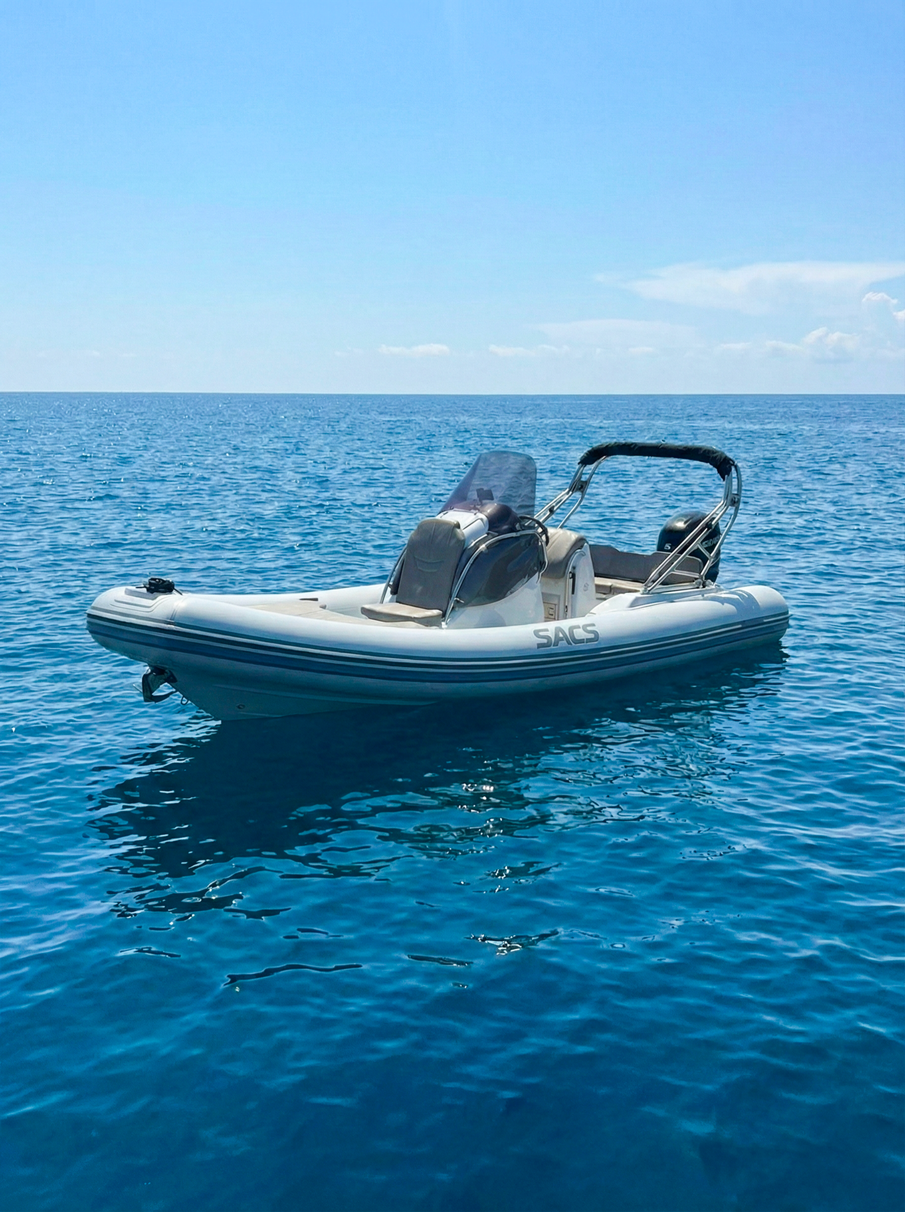 SACS STRIDER 800 + MERCURY 300 HP VERADO