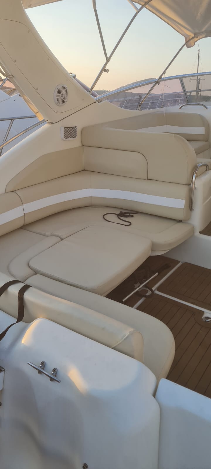 CRANCHI ZAFFIRO 34 + 2 VOLVO PENTA D4 — immagine 4